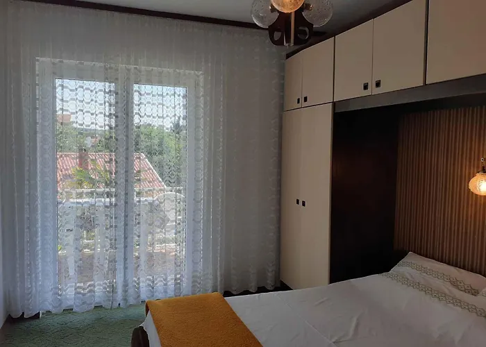 One-bedroom In Viii *