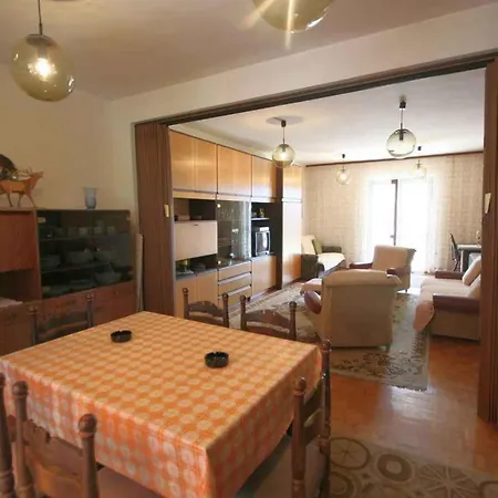 One-bedroom In Viii Apartment