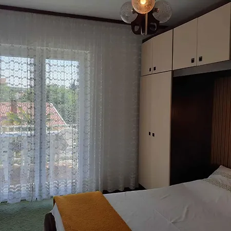 One-bedroom In Viii *