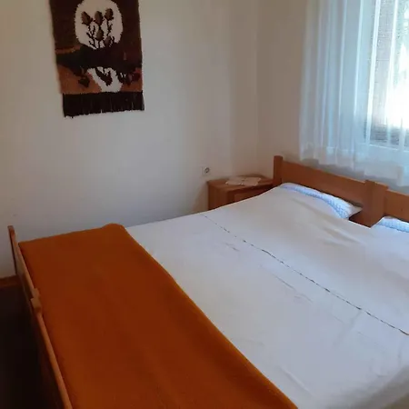 One-bedroom In Viii *