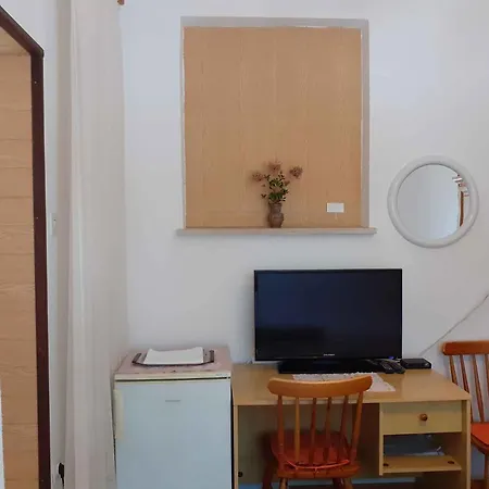 One-bedroom In Viii *